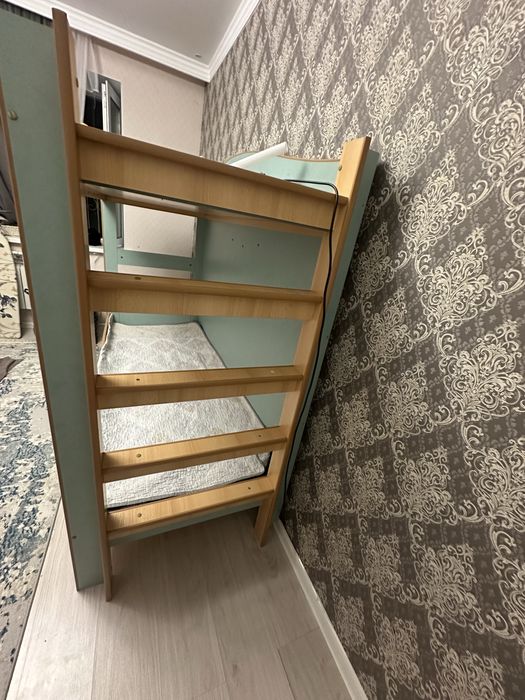 Продам кровать 2ярусную