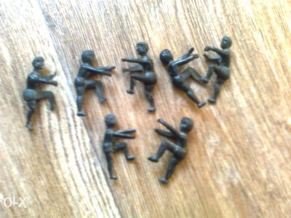 Пластмассовые человечки