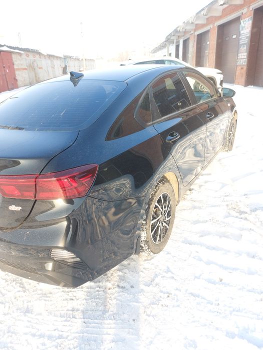 Продам  машину .