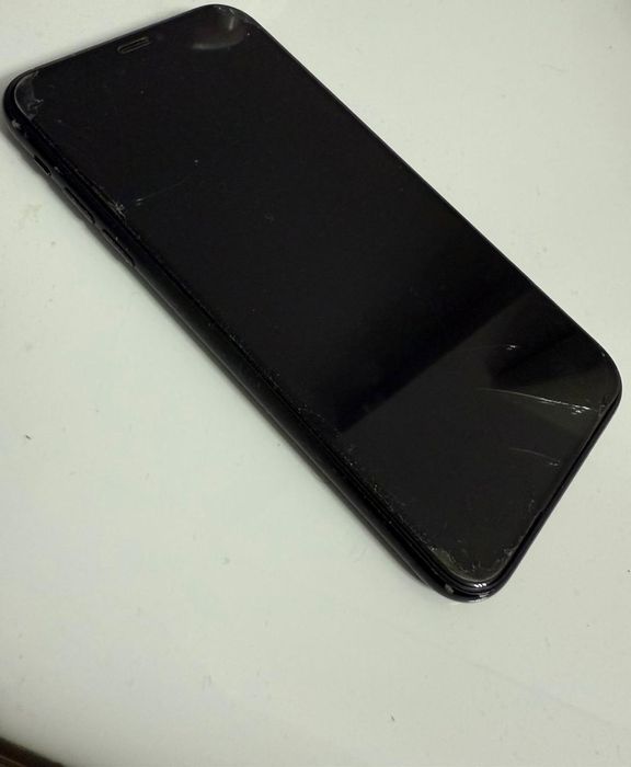 Продам iPhone xr
