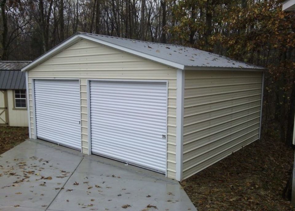 Garaje auto pe structura metalica