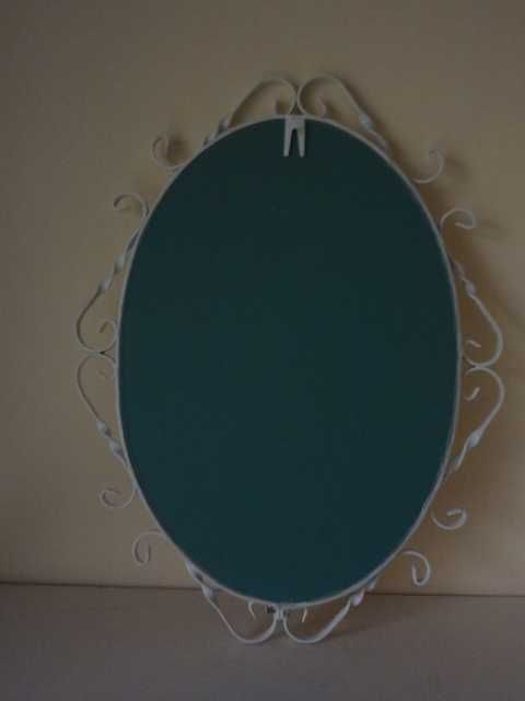 Винтидж огледало с метална рамка
