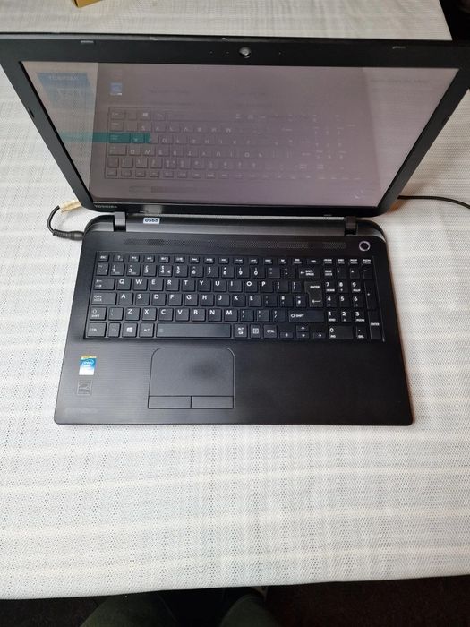 Toshiba Satellite C50-B-154 Laptop 15.6" Pentium N3540 2.16GHz 4gb Ram Samsung