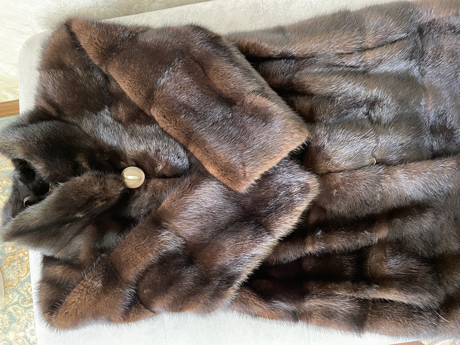 Продам норковую шубу