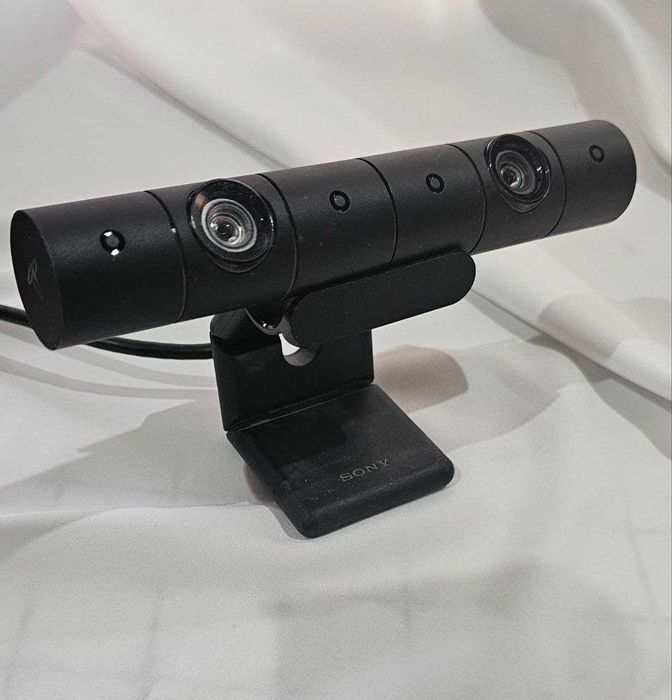 Продается игровая  приставка PS 4 PRO       1 trb