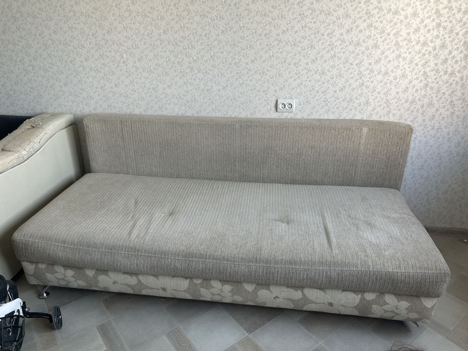 Диван продается б/у