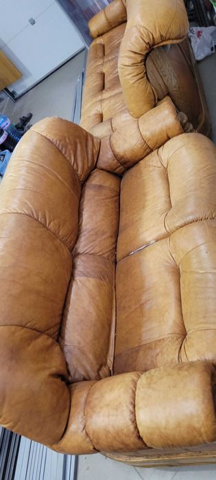 Уникална холова гарнитура от естествена кожа и масивна холна маса