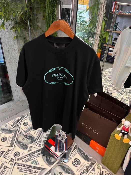 Мъжки тениски различни модели