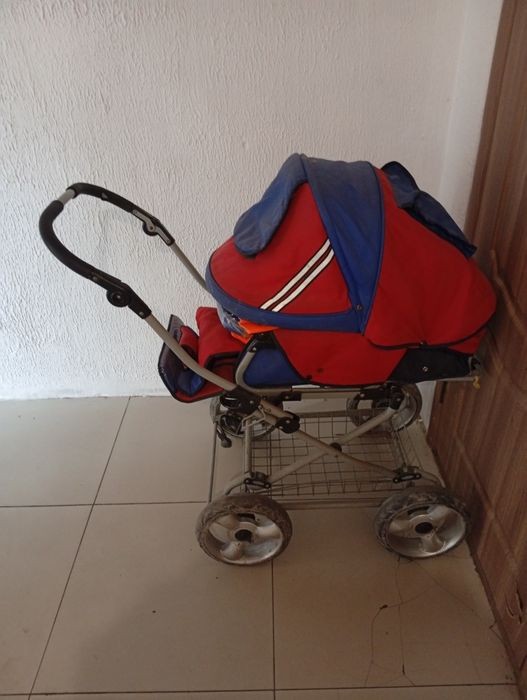 Здравствуйте срочно продам 2 коляски