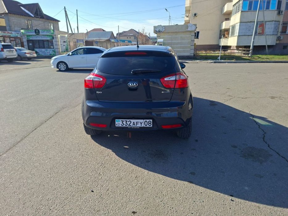 Продаю Кио рио 2014 года