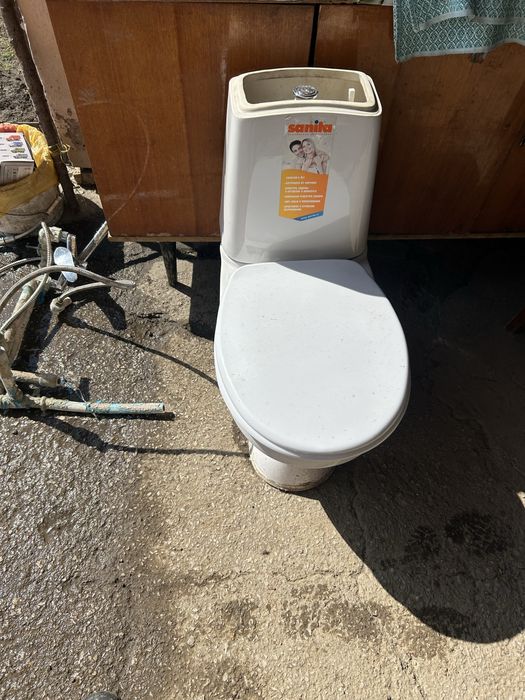 Продам унитаз в зорошем состоянии