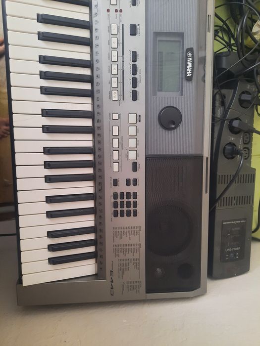 Yamaha psr e 443