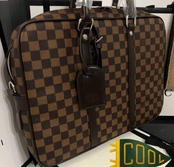 Geanta laptop port documents, model unisex, saculet, etichetă