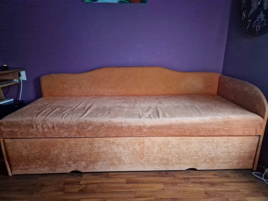 Разтегателен диван