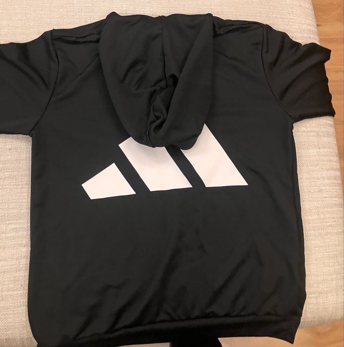 Адидас суичър с качулка