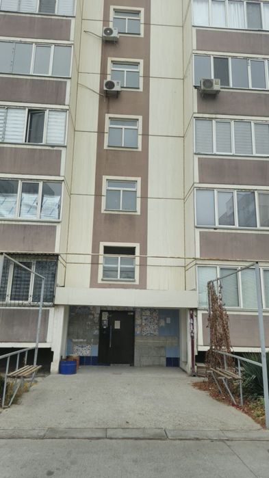 Сергели 10 худуд Уй яхши холатда 7этаж 2 хонали