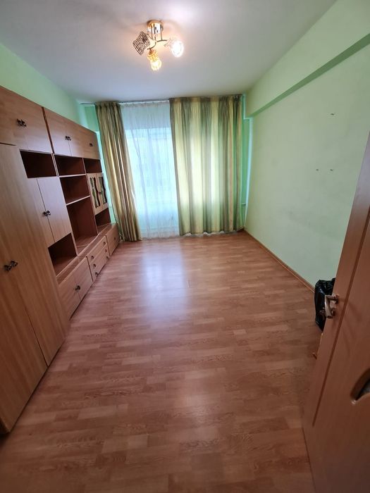 Vind 2camere etaj 6 din 7 zona port