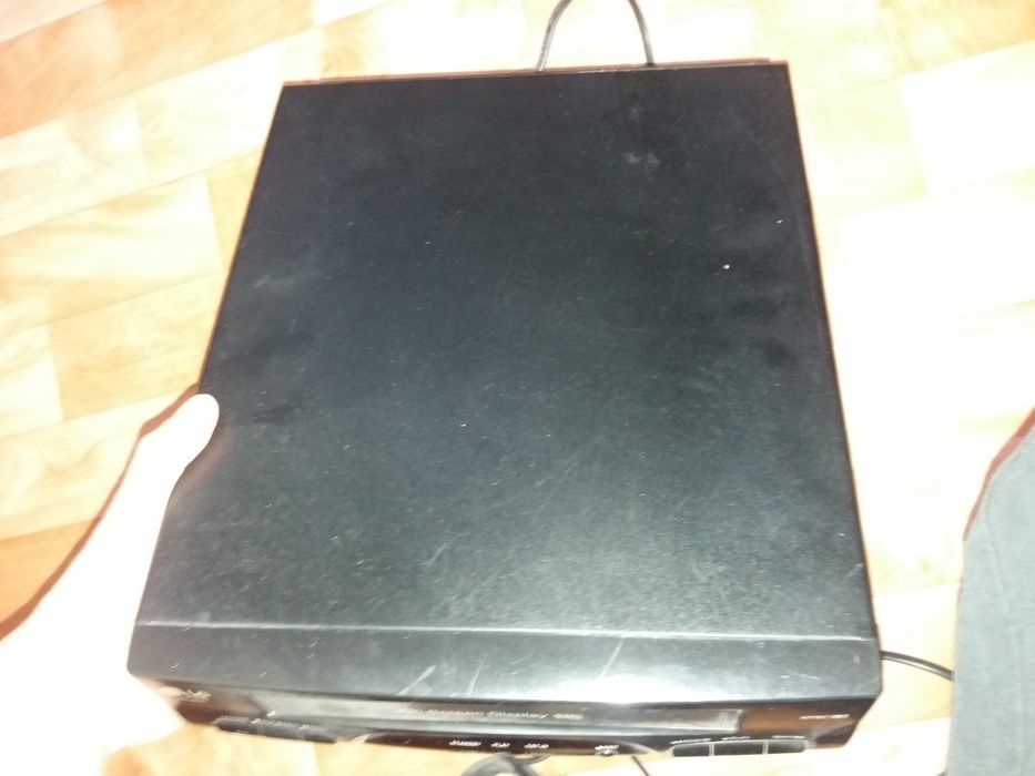 Продам  видеомагнитофоны и видео плееры