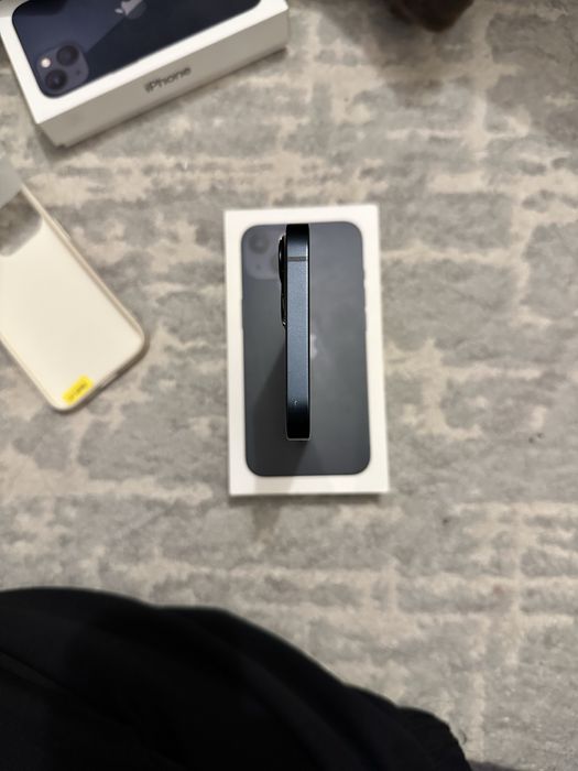 в продаже айфон 13