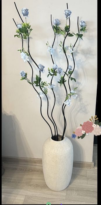 Aranjament cu vaza si flori