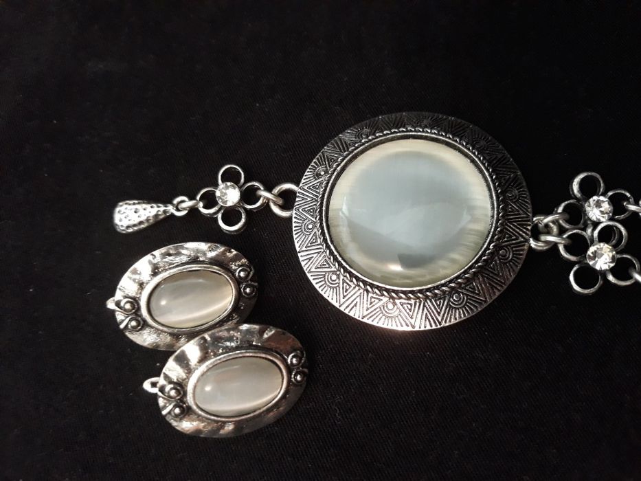 Колье и сережки комплект