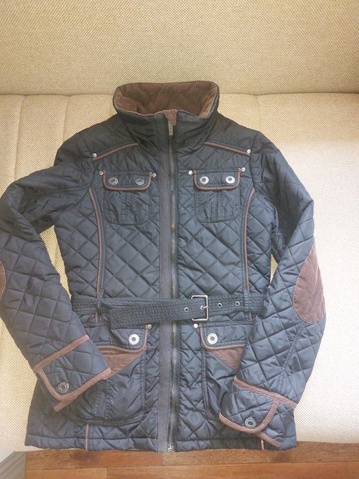 Разгрузка женской одежды