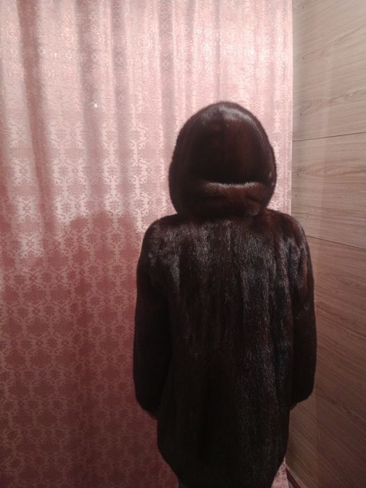 Продам шубу норковую