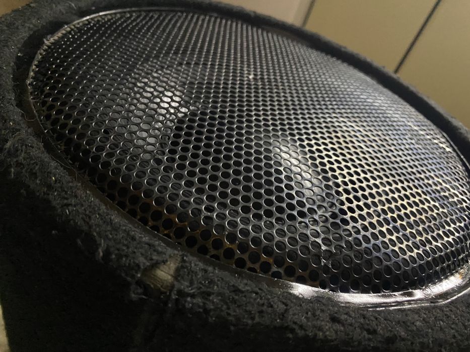 сабвуфер отличный