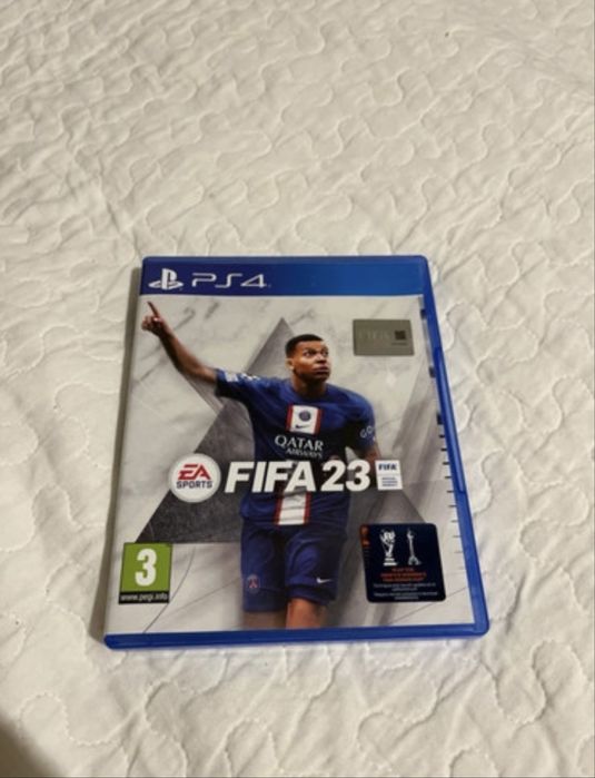 PlayStation 4 Slim + 2 controllere originale + EA FC 25 și FIFA 23