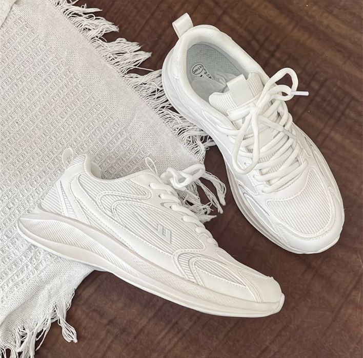 Летние кроссовки