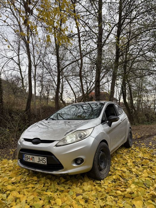 Vand intreg sau dezmembrez