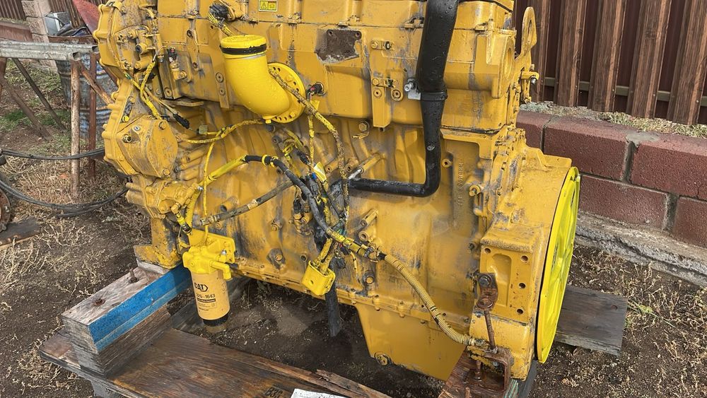 Двигатель  CAT c15
