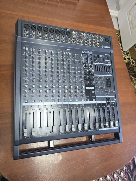 Yamaha emx 5000 sotiladi, xech qanaqa aybi yuq, chetdan kelgan