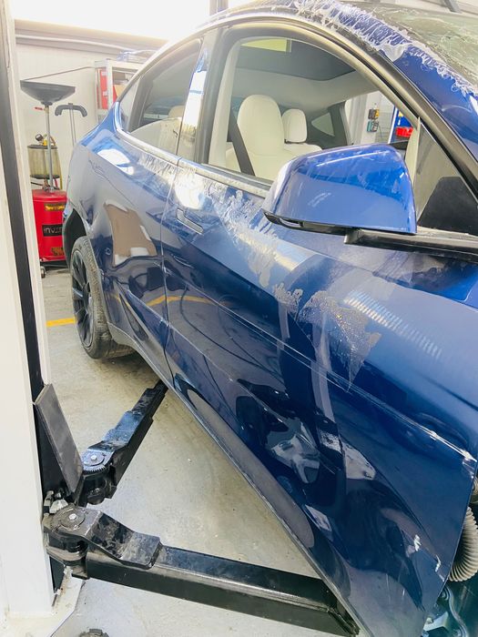Tesla model Y продавам на части 2020