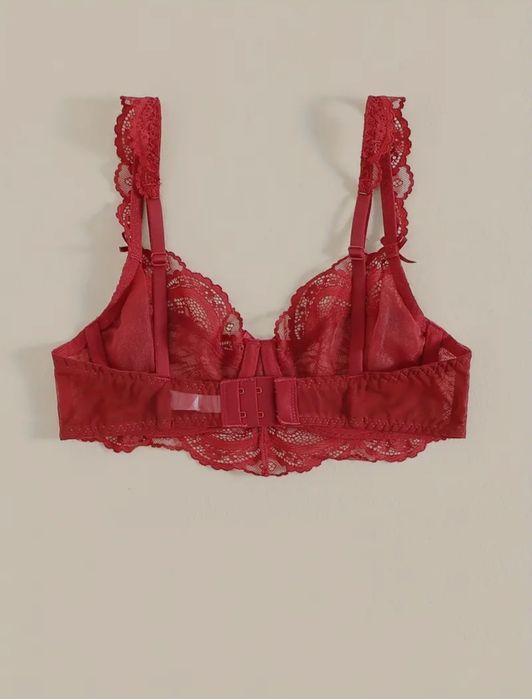 Комплект кружевного нижнего белья