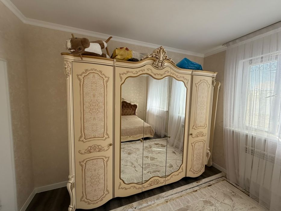 Шкаф,диван,матрасами ортопедические,айна