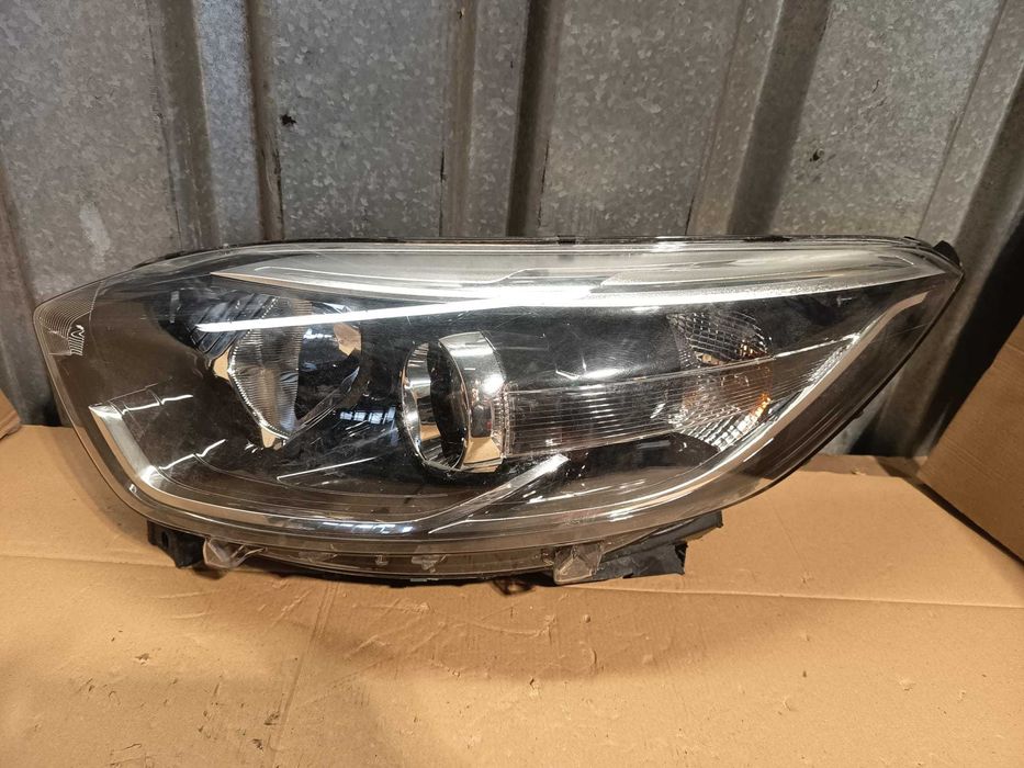 far stanga renault captur