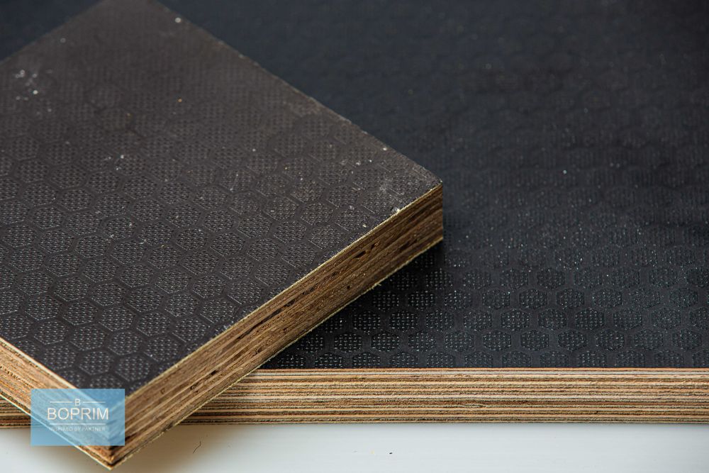 Placaj antiderapant pentru podea remorci/semiremorci, din esenta tare.