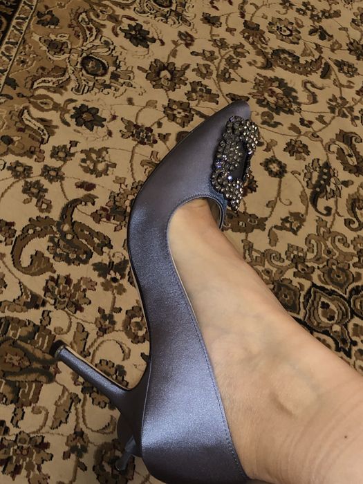 Туфли атласные на каблуке