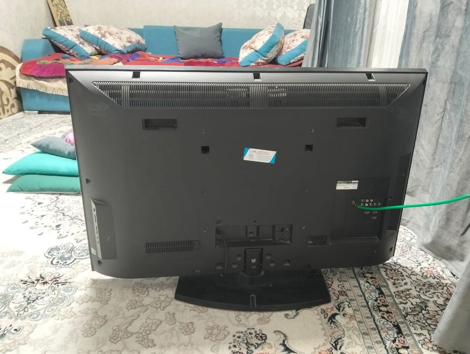 Телевизор sony 94диагональ.