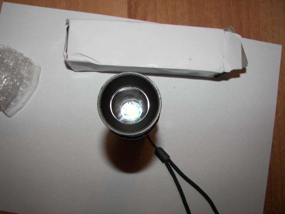 Lanterna bicicleta puternica cu led cree Noua, in cutie zoom dimmer