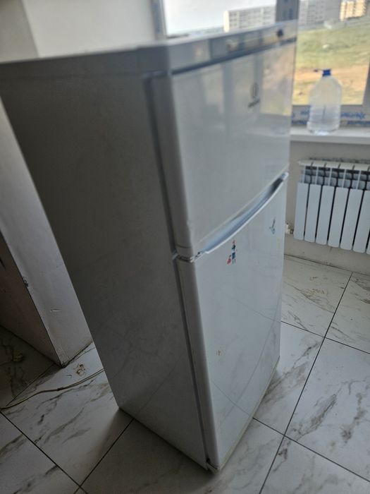 Хололодильник срочне продам