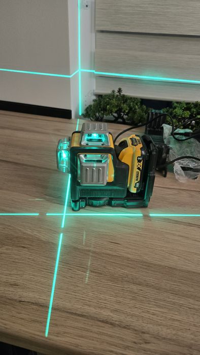 Лазер Dewalt  DCE089G