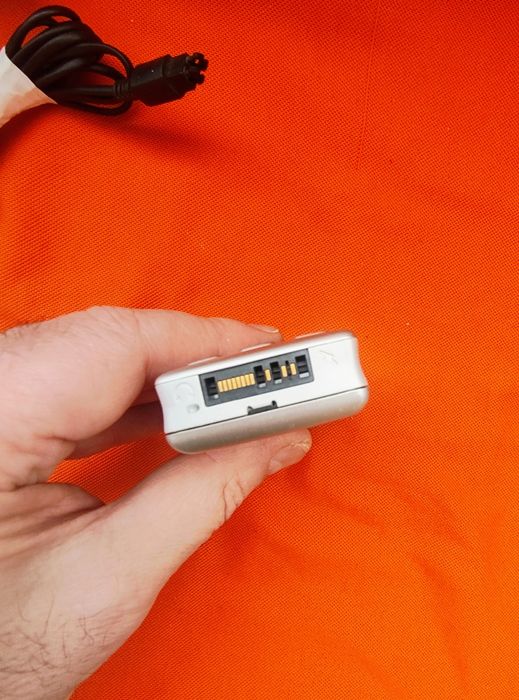 Sony Ericsson t610 + charger ( orice rețea)