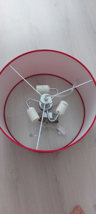 Продам новую навесную лампу