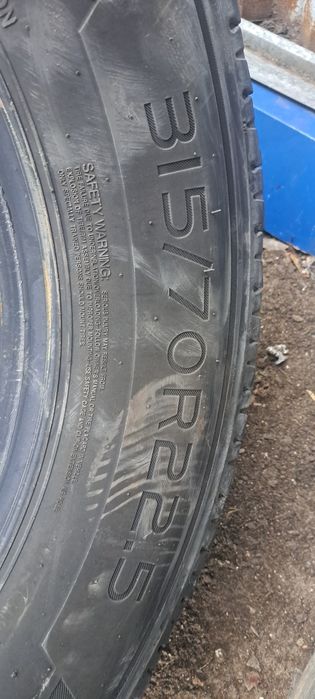 Продам шины на грузовой