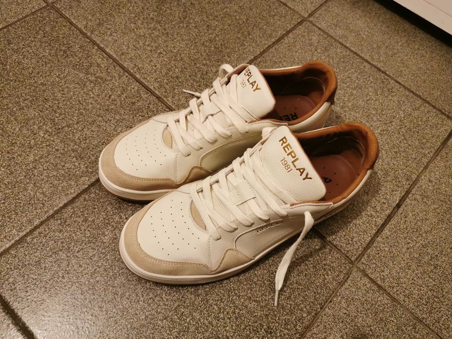 Продавам сникърси Replay