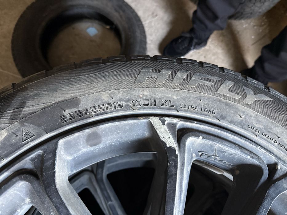 Продам шины 235/55/19
