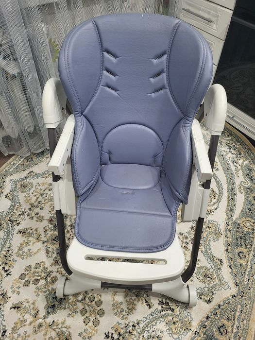 Продам стул для кормления.