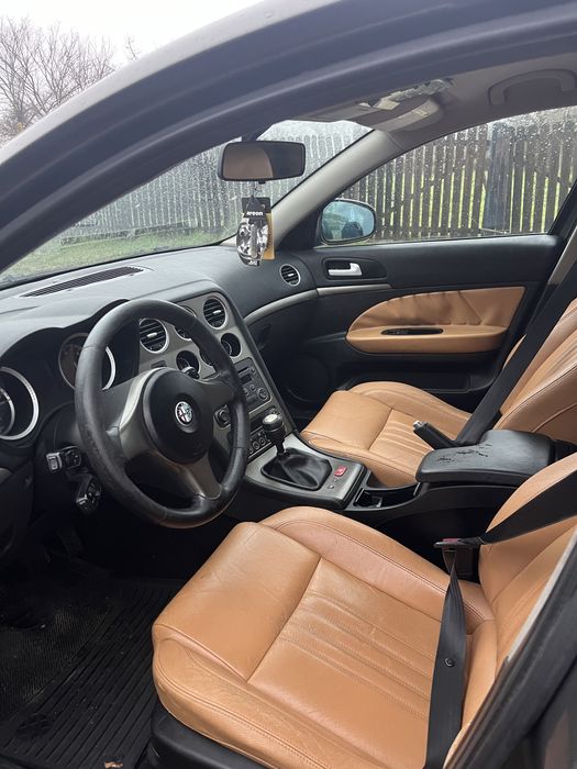 Dezmembrez sau vand Alfa Romeo 159